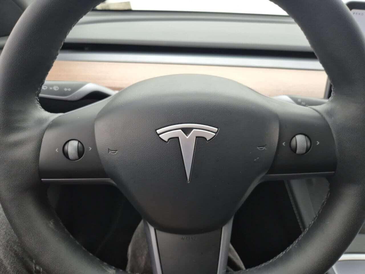 Tesla Model Y Performance AWD 75kWh photo