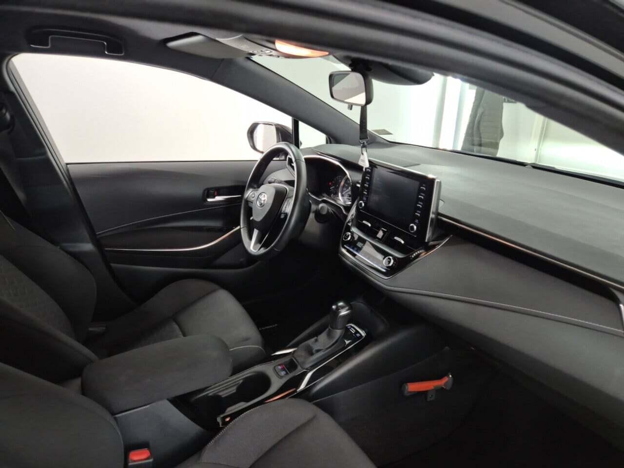 TOYOTA Corolla Touring Sports 1.8 Hybrid Active AUT. photo