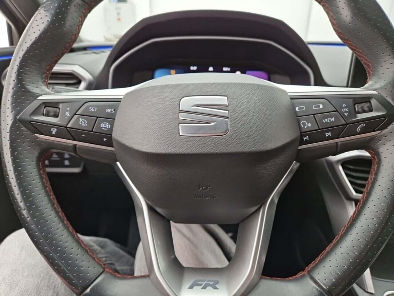 SEAT Leon Sportstourer 1.0 TSI FR Business Intense photo