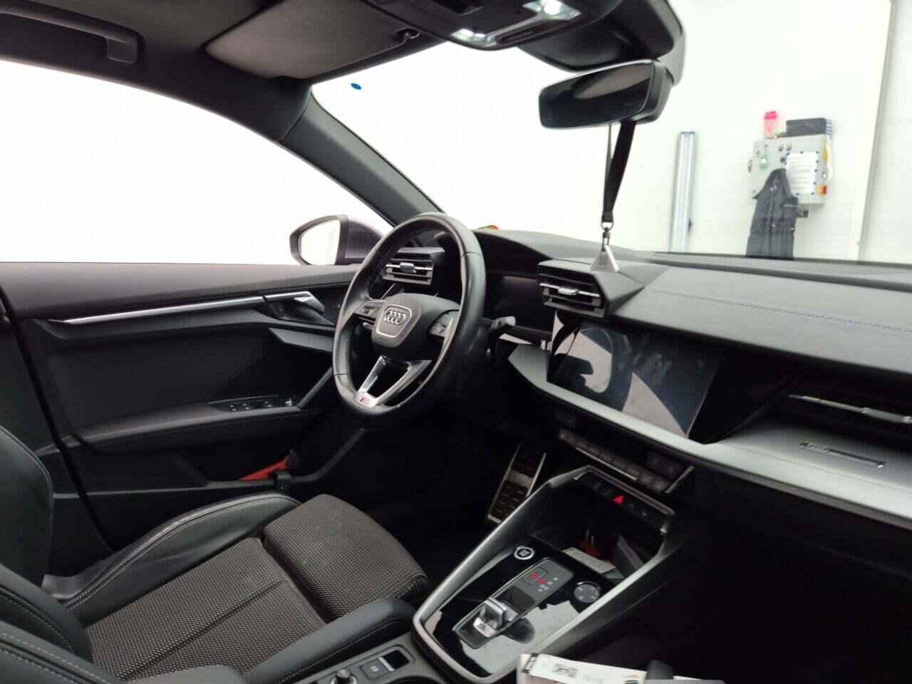 AUDI A3 Limousine 30 TFSI S-Edition S-Tronic photo