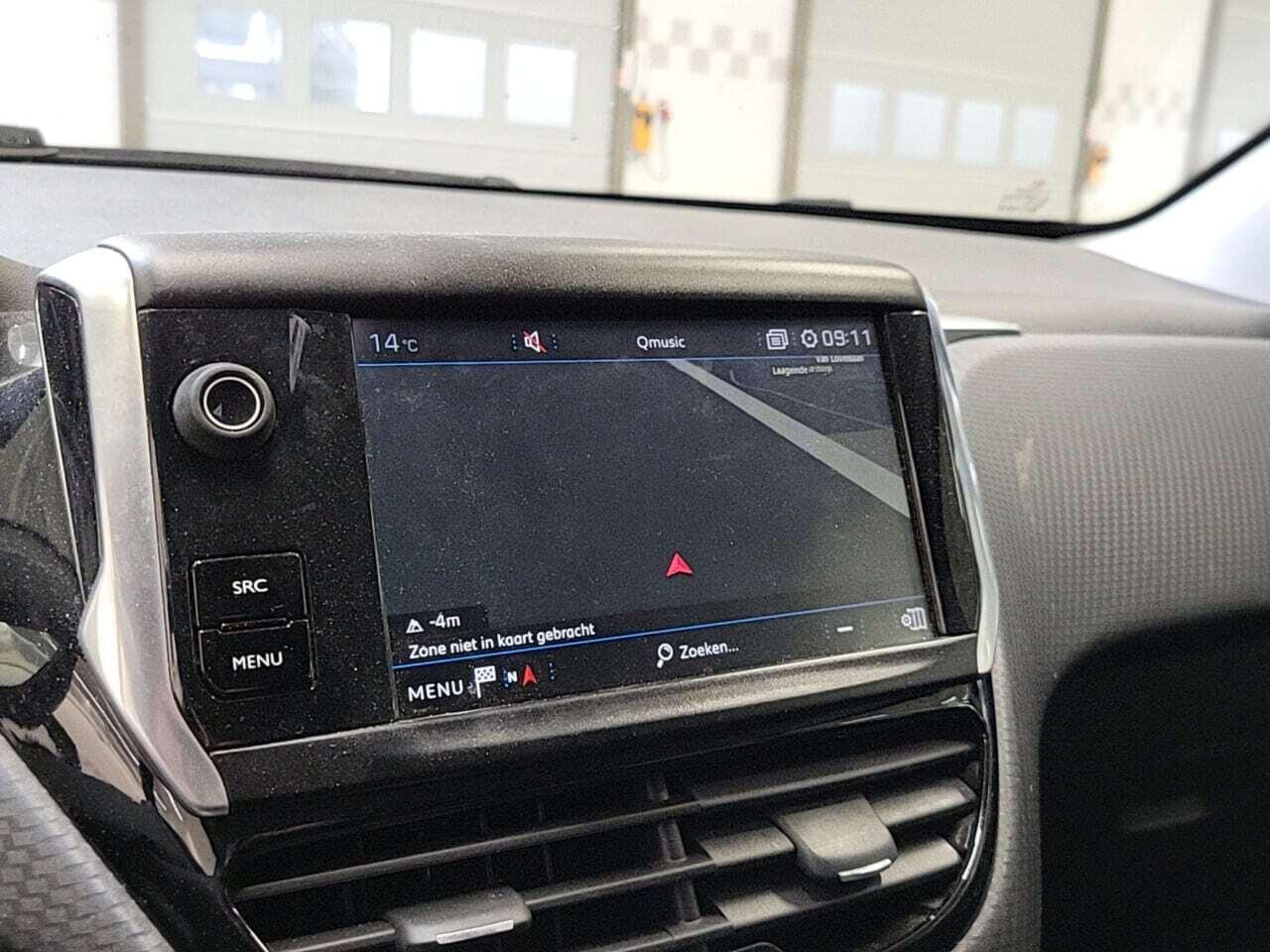 PEUGEOT 208 1.2 PT. Signature photo