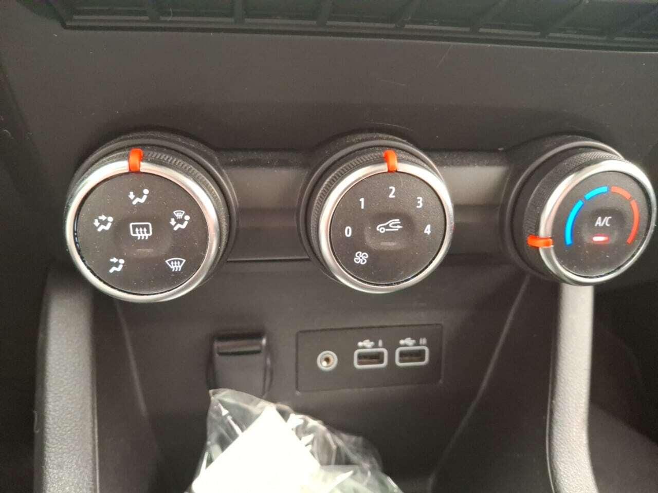 RENAULT CLIO 1.0 TCe 90 Equilibre photo