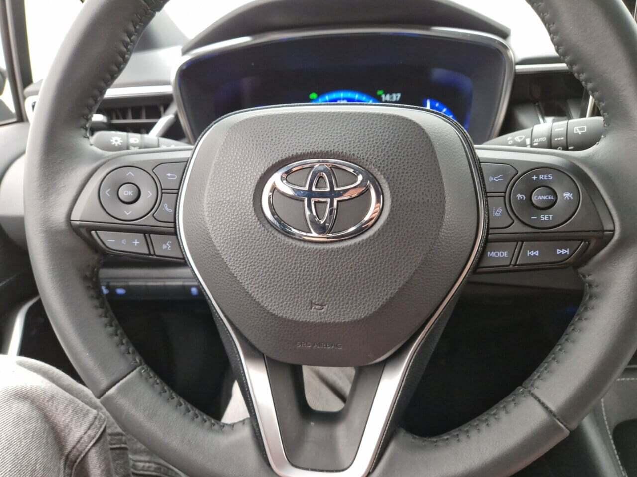 TOYOTA COROLLA 1.8 Hybrid Business Plus AUT. photo