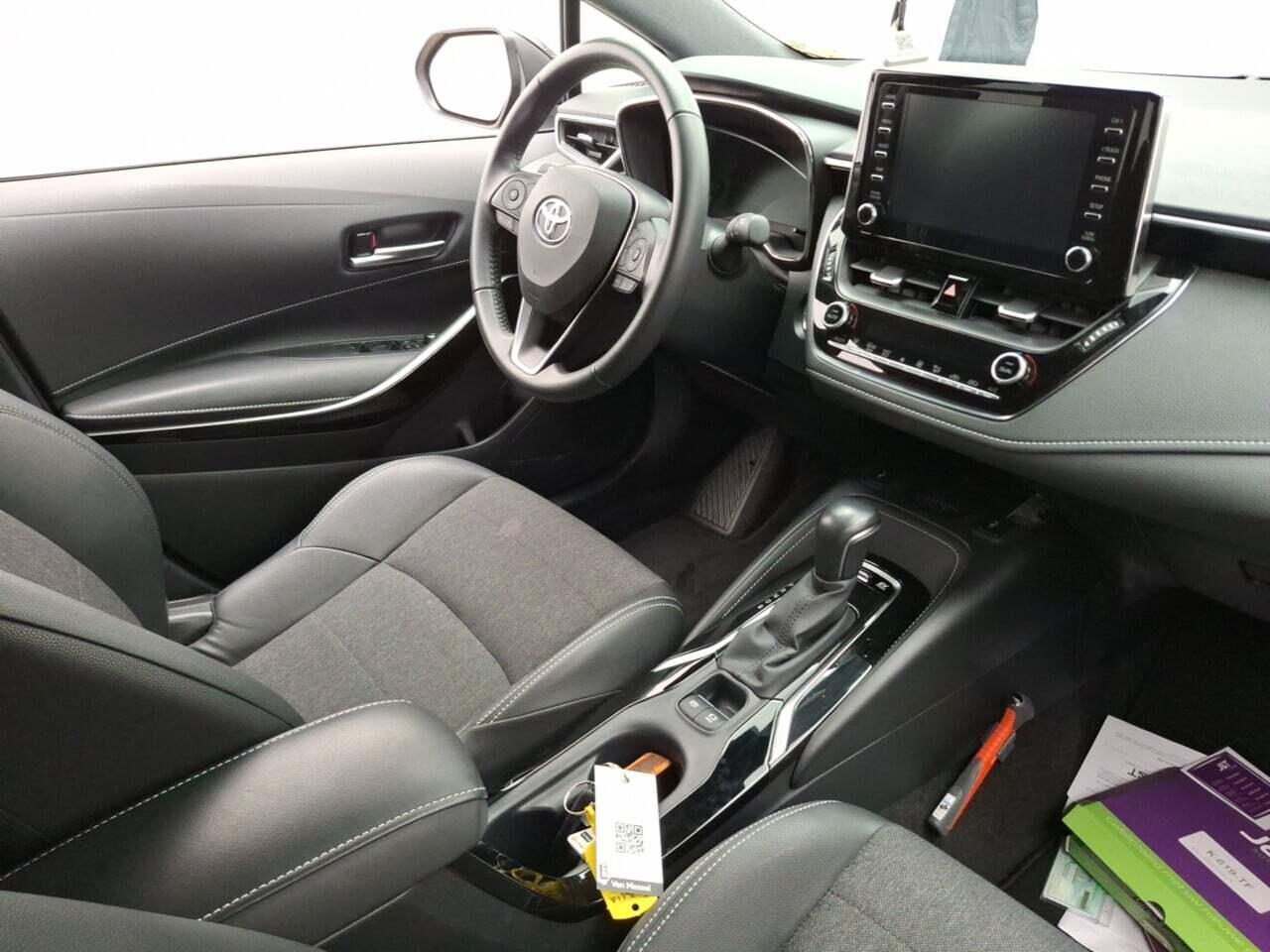 TOYOTA COROLLA 1.8 Hybrid Business Plus AUT. photo