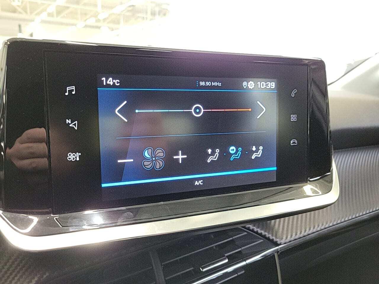 PEUGEOT 208 1.2 PT. Active photo