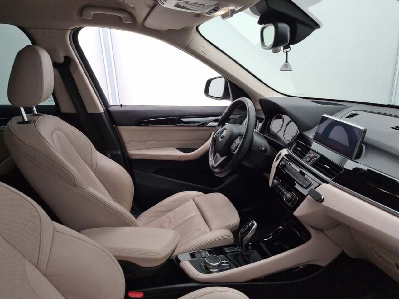 BMW X1 sDrive16d Hi.Ex.Ed. photo