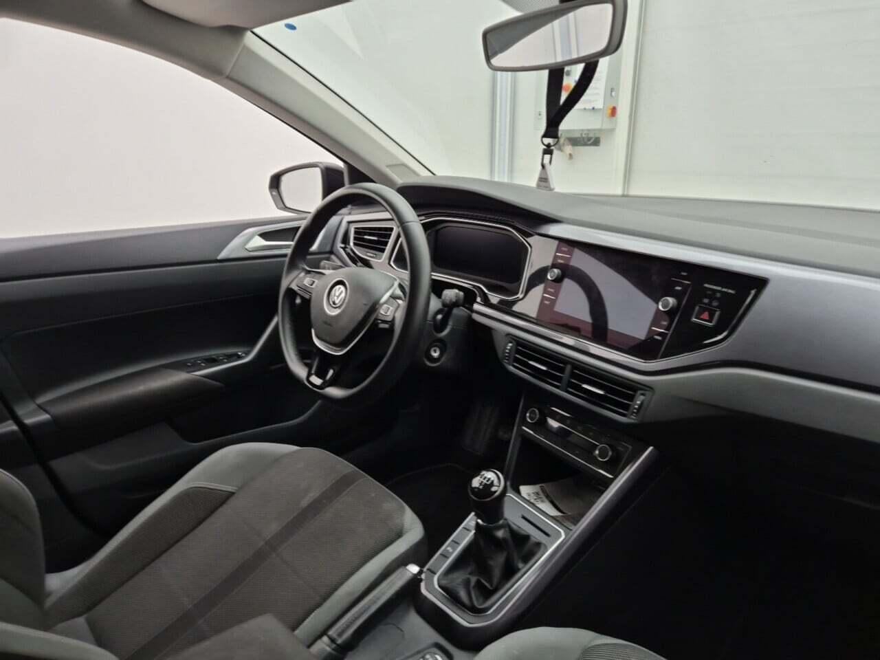 VOLKSWAGEN POLO 1.0 TSI Highline photo