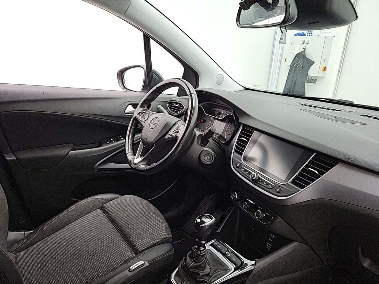 OPEL Crossland 1.2 Turbo Business Ed. photo