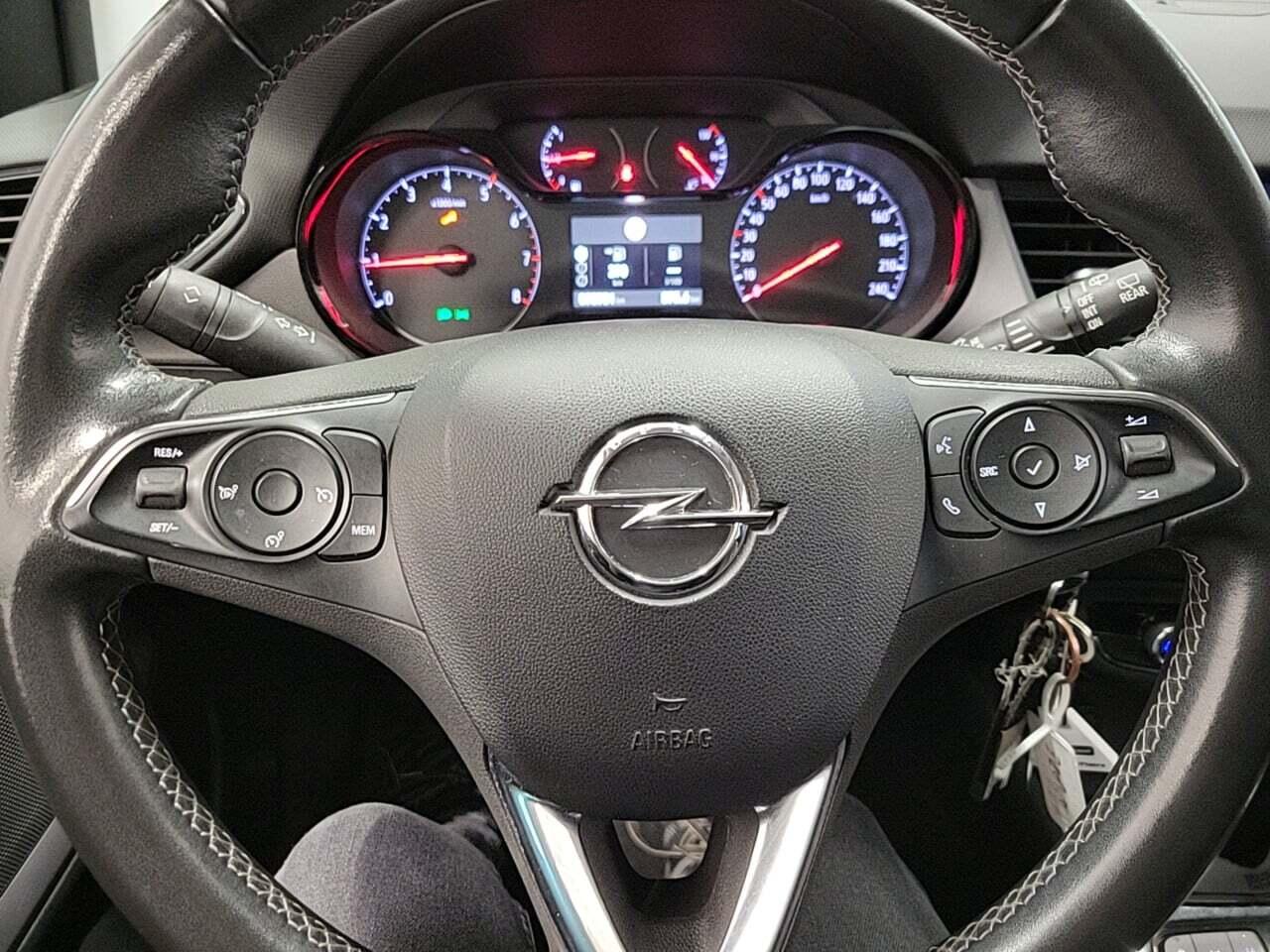 OPEL Crossland 1.2 Turbo Business Ed. photo