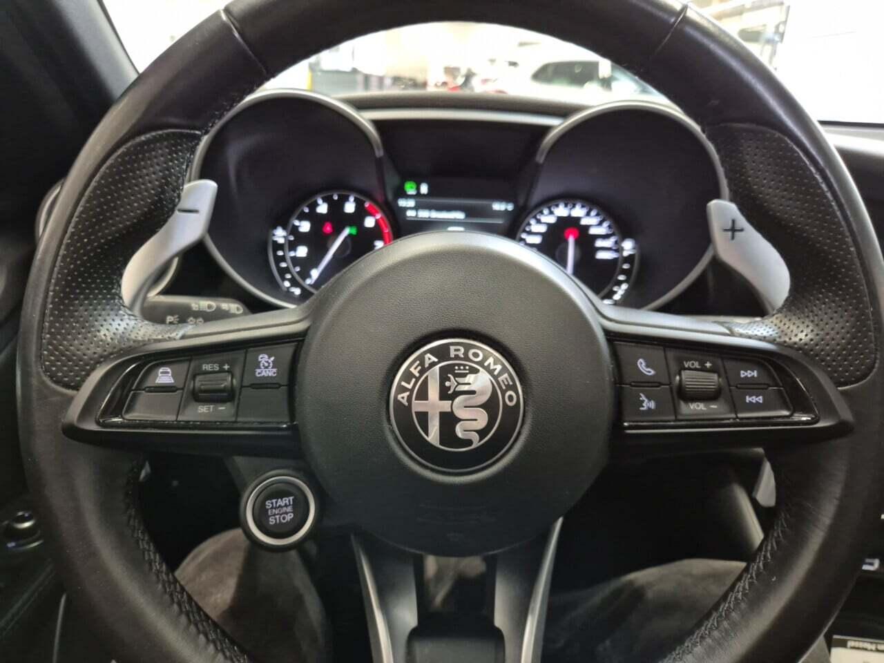 Alfa Romeo Giulia 2.0T Sprint photo