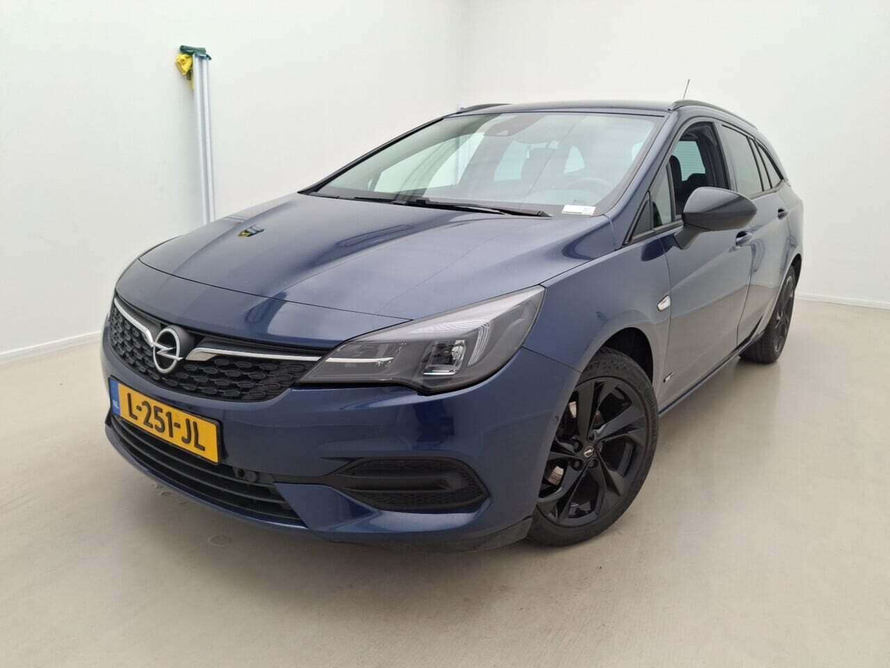OPEL Astra Sports Tourer 1.2 Design & Tech