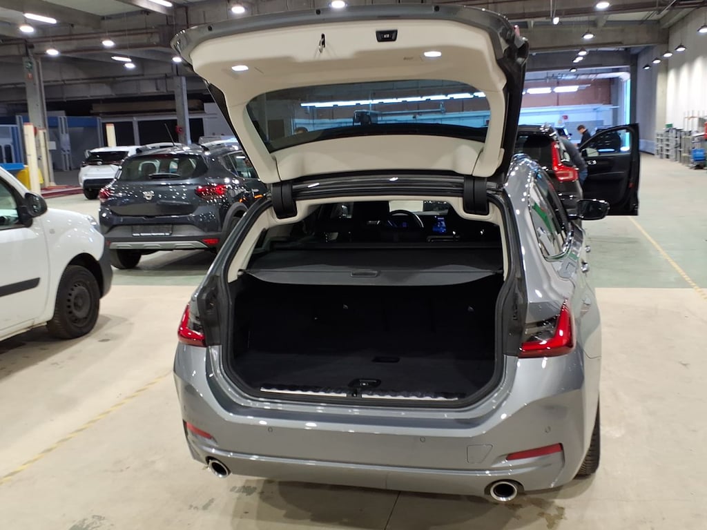 BMW 3 SERIES TOURING 2.0 318D (100KW) TOURING photo