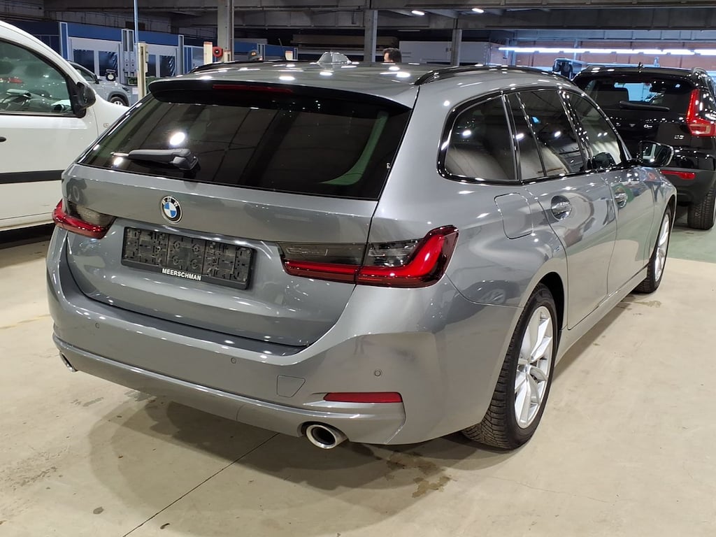 BMW 3 SERIES TOURING 2.0 318D (100KW) TOURING photo