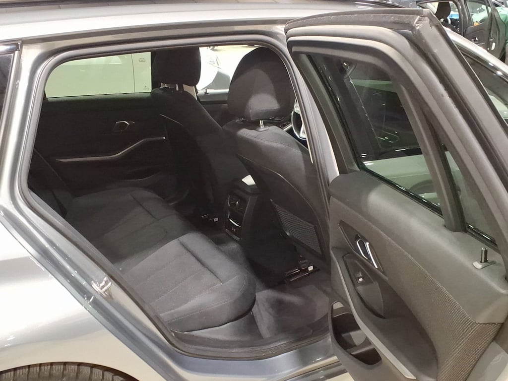 BMW 3 SERIES TOURING 2.0 318D (100KW) TOURING photo