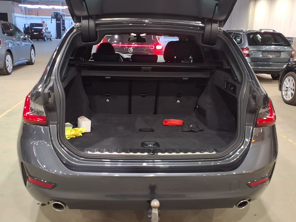 BMW 3 SERIES TOURING 2.0 318DA (110KW) TOURING photo