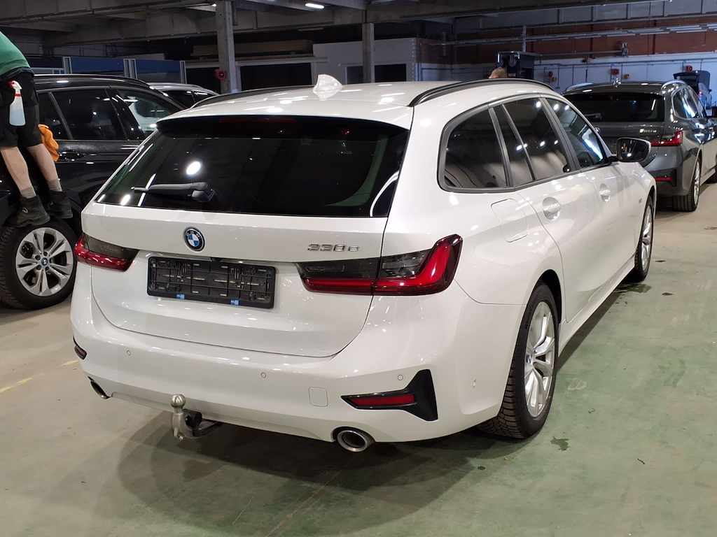 BMW 3 SERIES TOURING 2.0 330E (215KW) TOURING photo