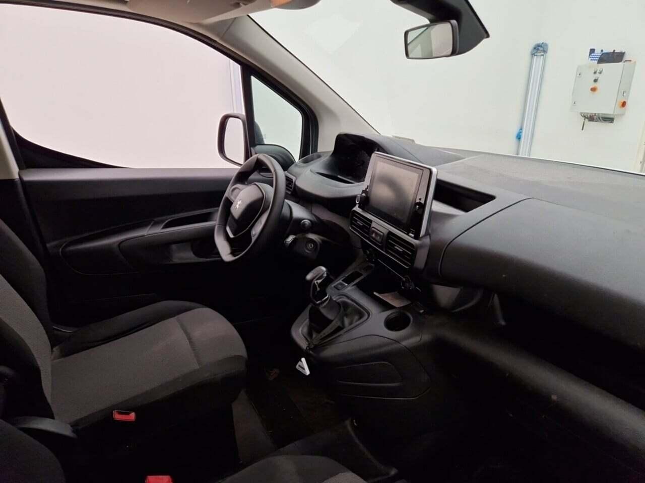 PEUGEOT Partner 1.6 BlueHDI Premium photo