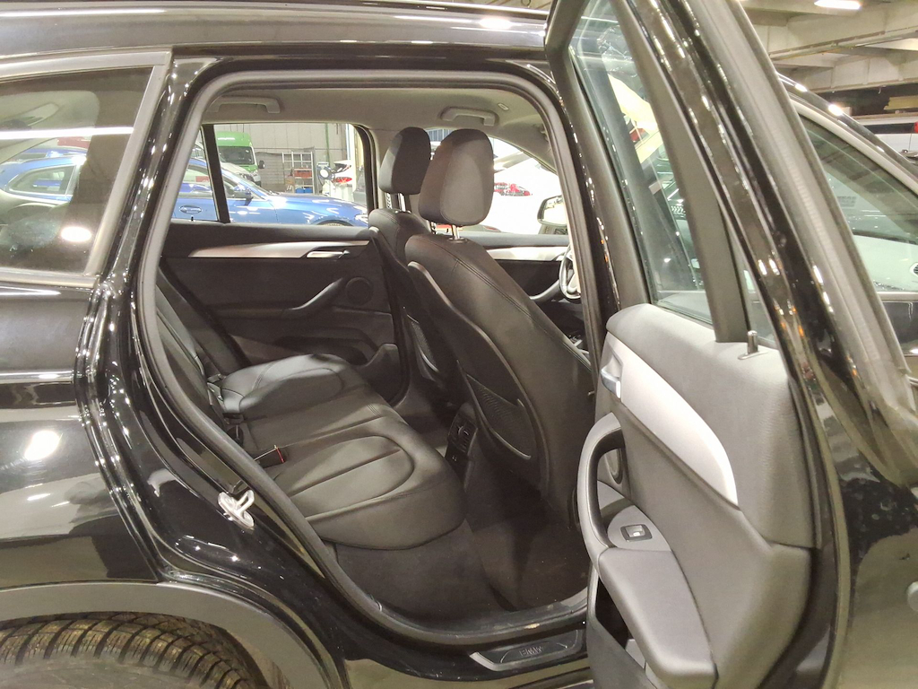 BMW X1 1.5 XDRIVE25E PHEV 162KW) photo