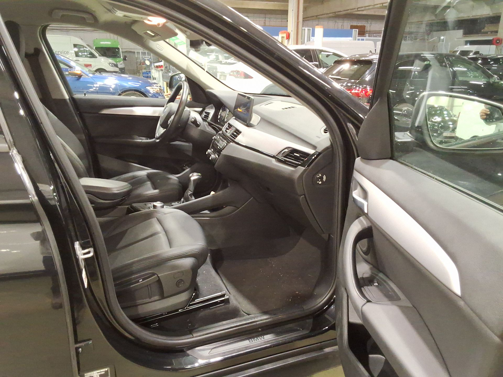 BMW X1 1.5 XDRIVE25E PHEV 162KW) photo