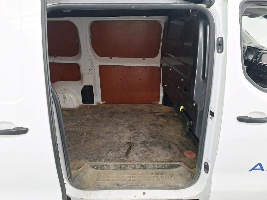 CITROAu2039N JUMPY 2.0 BLUEHDI 103KW S-S AUTO M CLUB photo