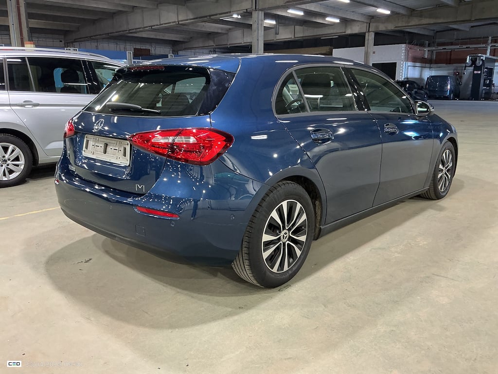 MERCEDES-BENZ CLASS A (W177) A 160 Business Solution photo