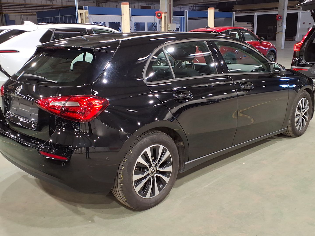 MERCEDES-BENZ CLASS A (W177) A 180 Business Solution photo