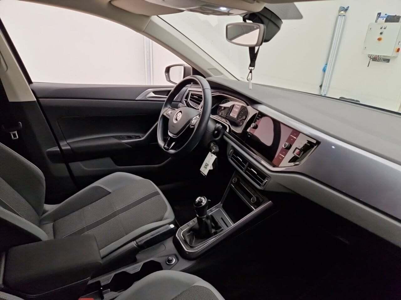 VOLKSWAGEN POLO 1.0 TSI Highline photo