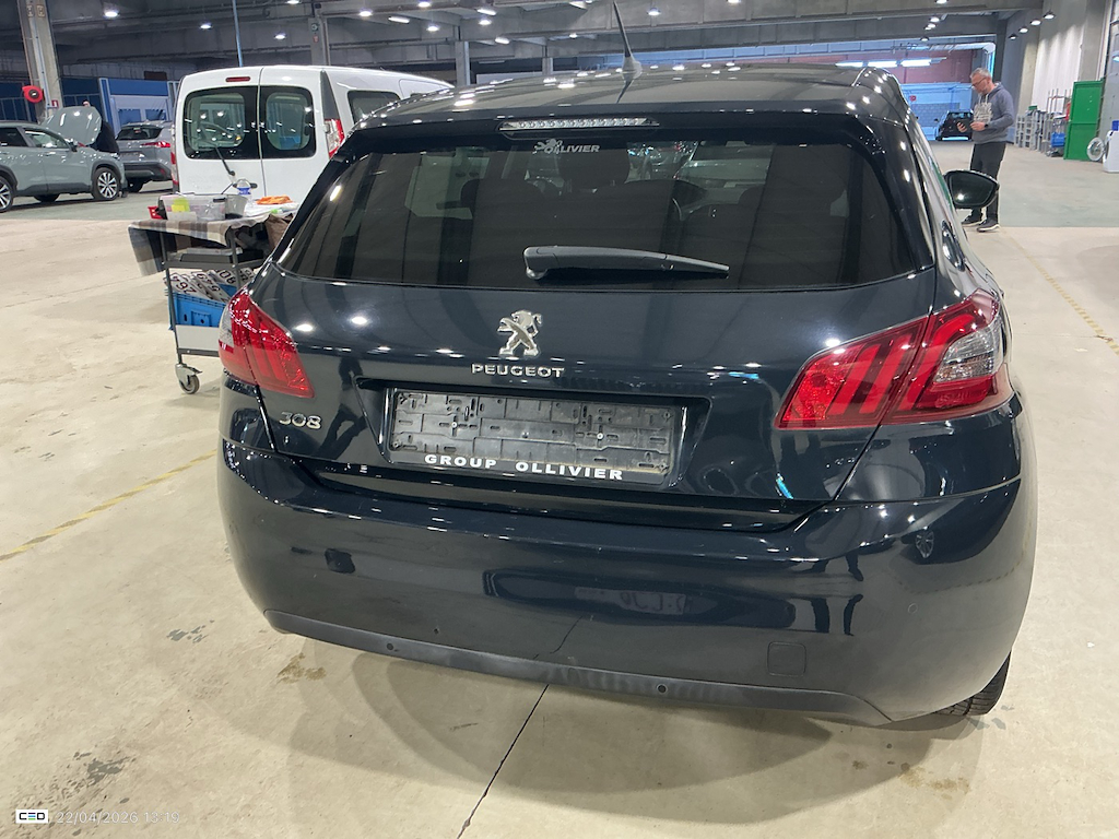 PEUGEOT 308 - 2017 1.2 PureTech Active (EU6.3) photo