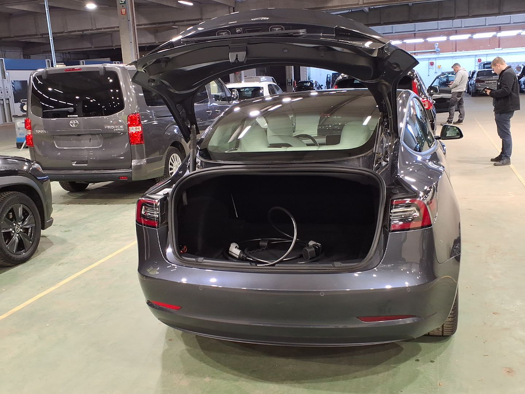TESLA MODEL 3 75 KWH LONG RANGE DUAL MOTOR 4WD AUTO photo