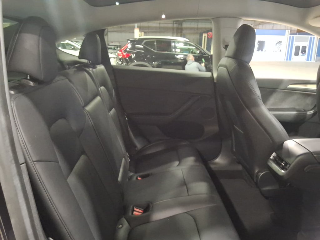 TESLA MODEL Y BEV AUTO RWD photo