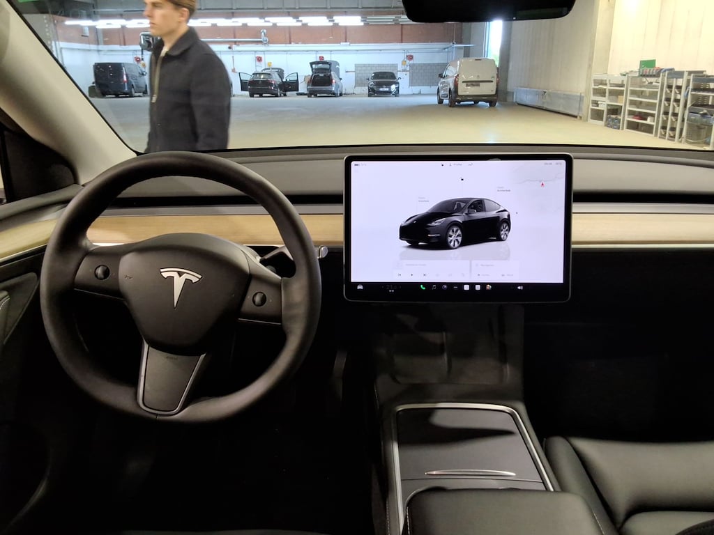 TESLA MODEL Y BEV AUTO RWD photo