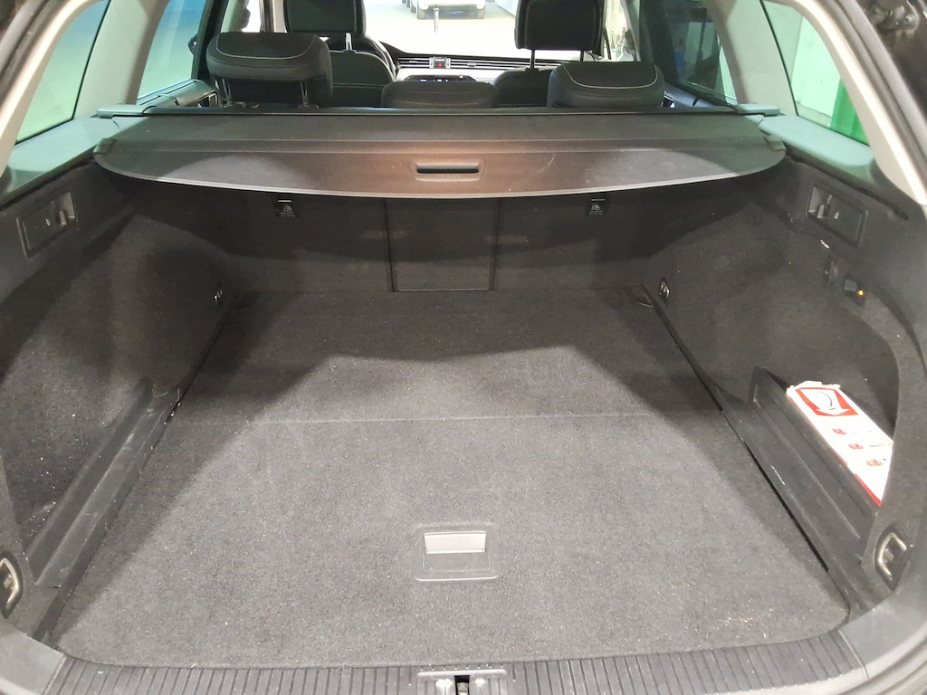 VOLKSWAGEN PASSAT VARIANT 2.0 TDI 90KW MSQ VARIANT ELEGANCE BUSINE photo