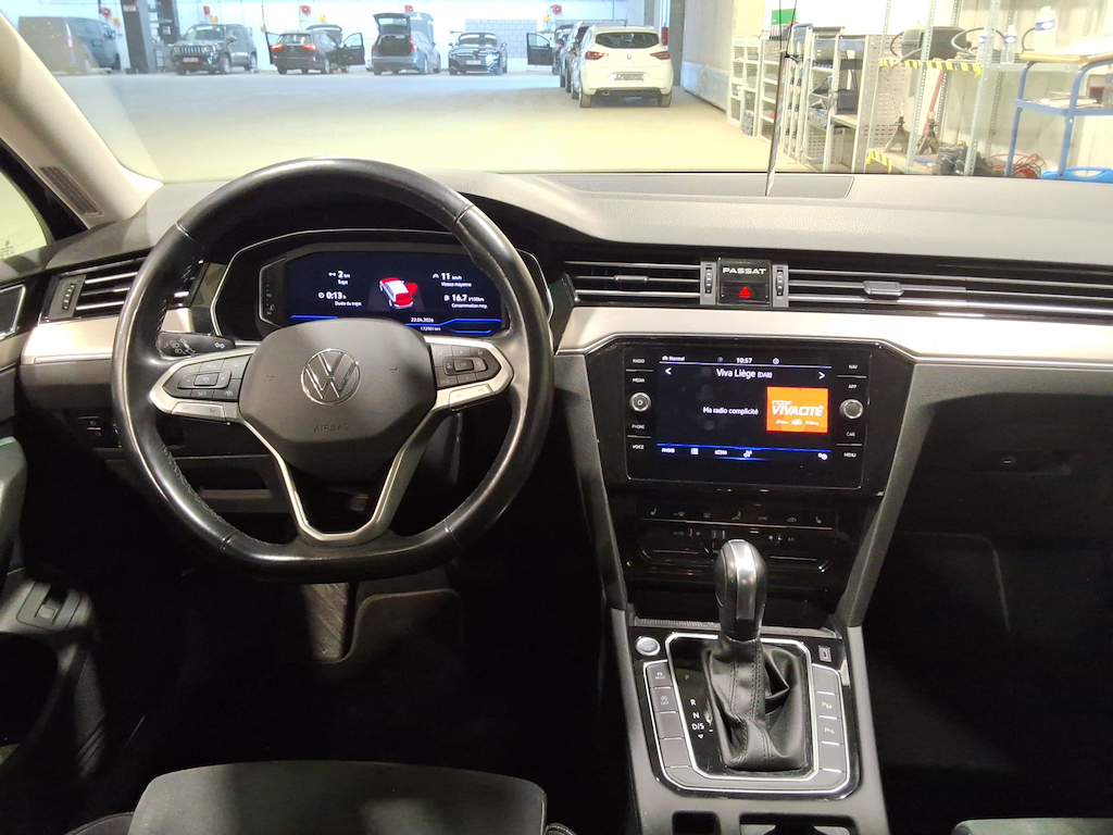 VOLKSWAGEN PASSAT VARIANT 2.0 TDI 90KW MSQ VARIANT ELEGANCE BUSINE photo