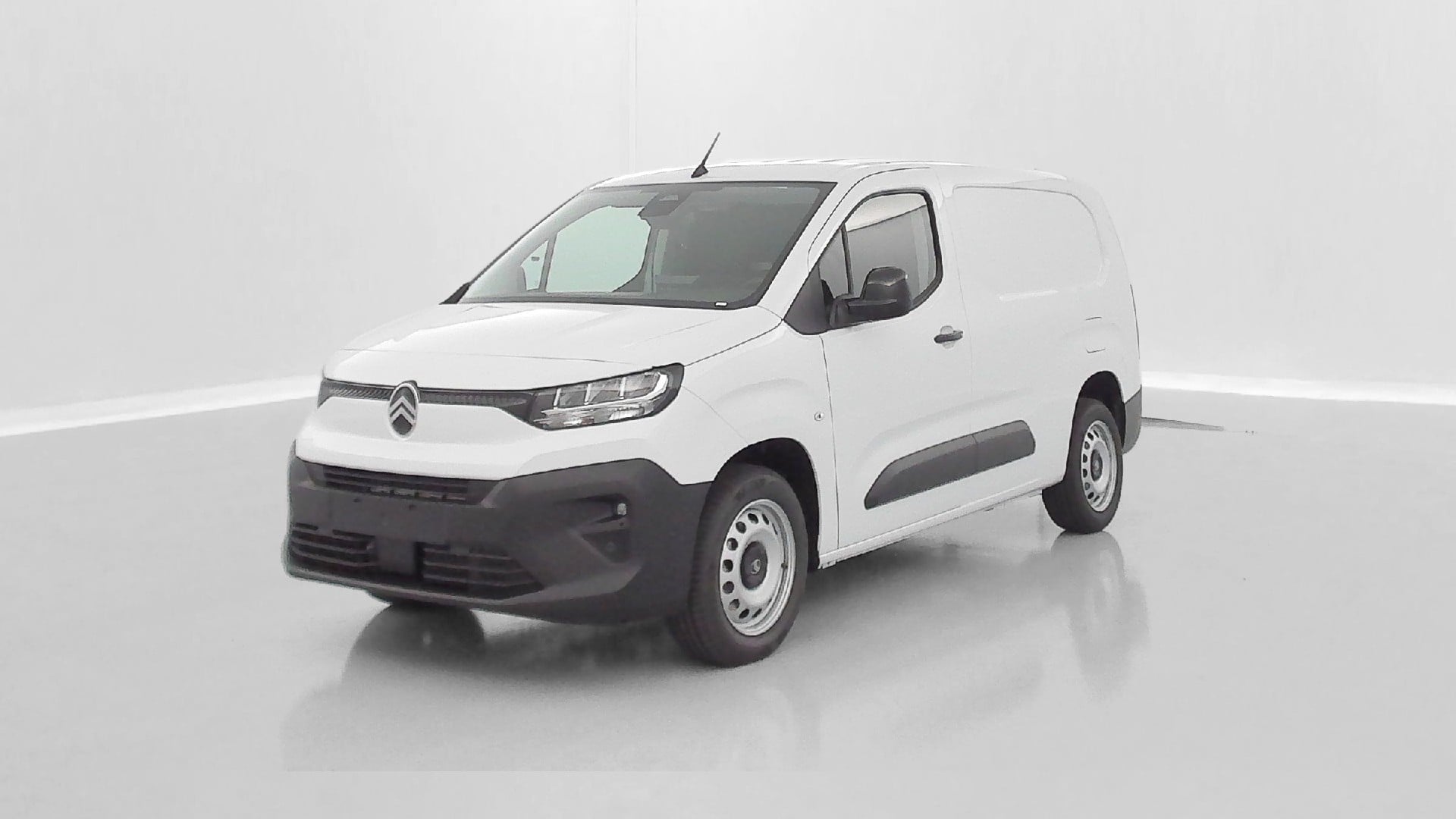 Citroen Berlingo XL 950kg 1.5 BlueHDi 130ch EAT8 photo