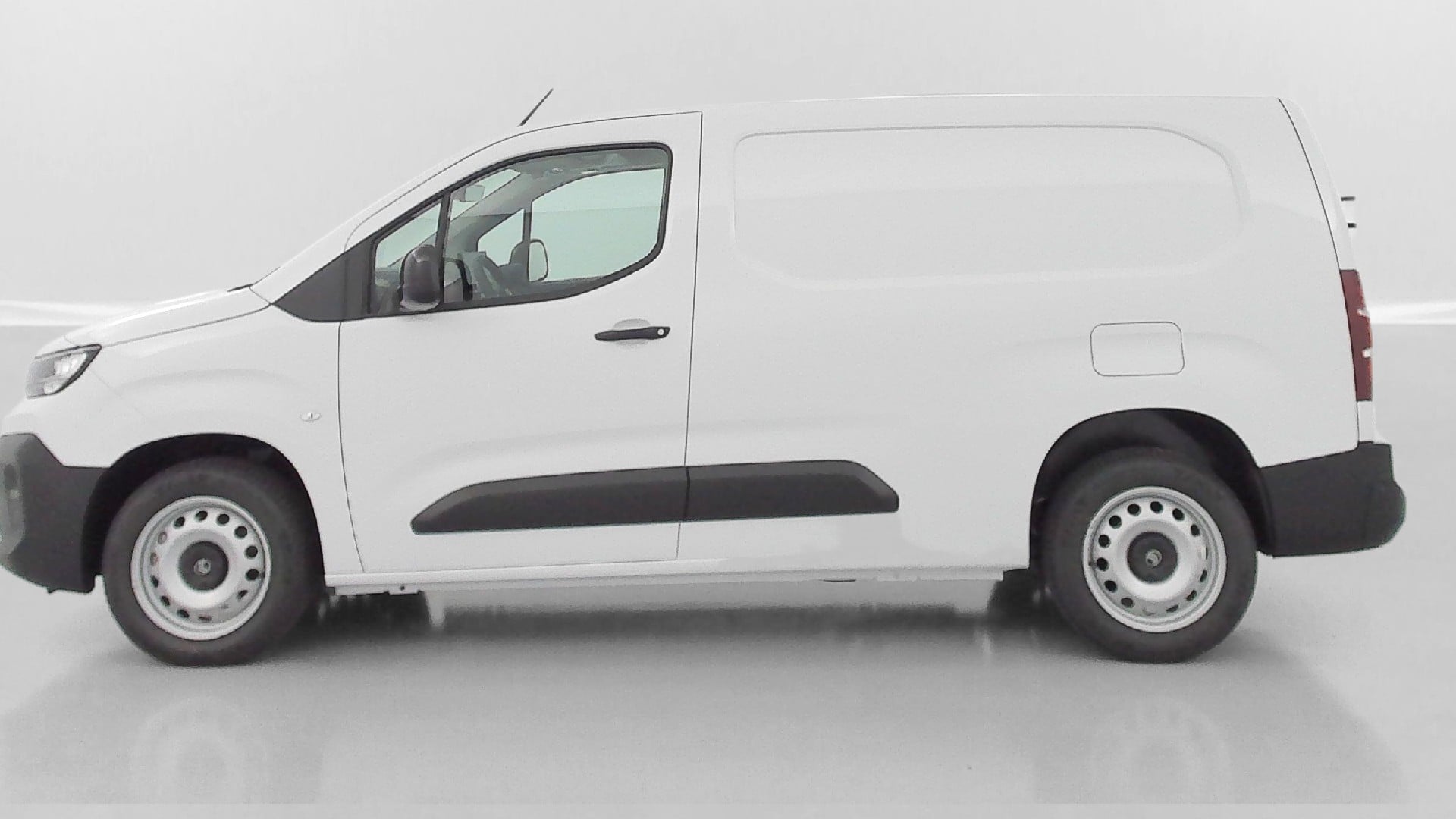 Citroen Berlingo XL 950kg 1.5 BlueHDi 130ch EAT8 photo