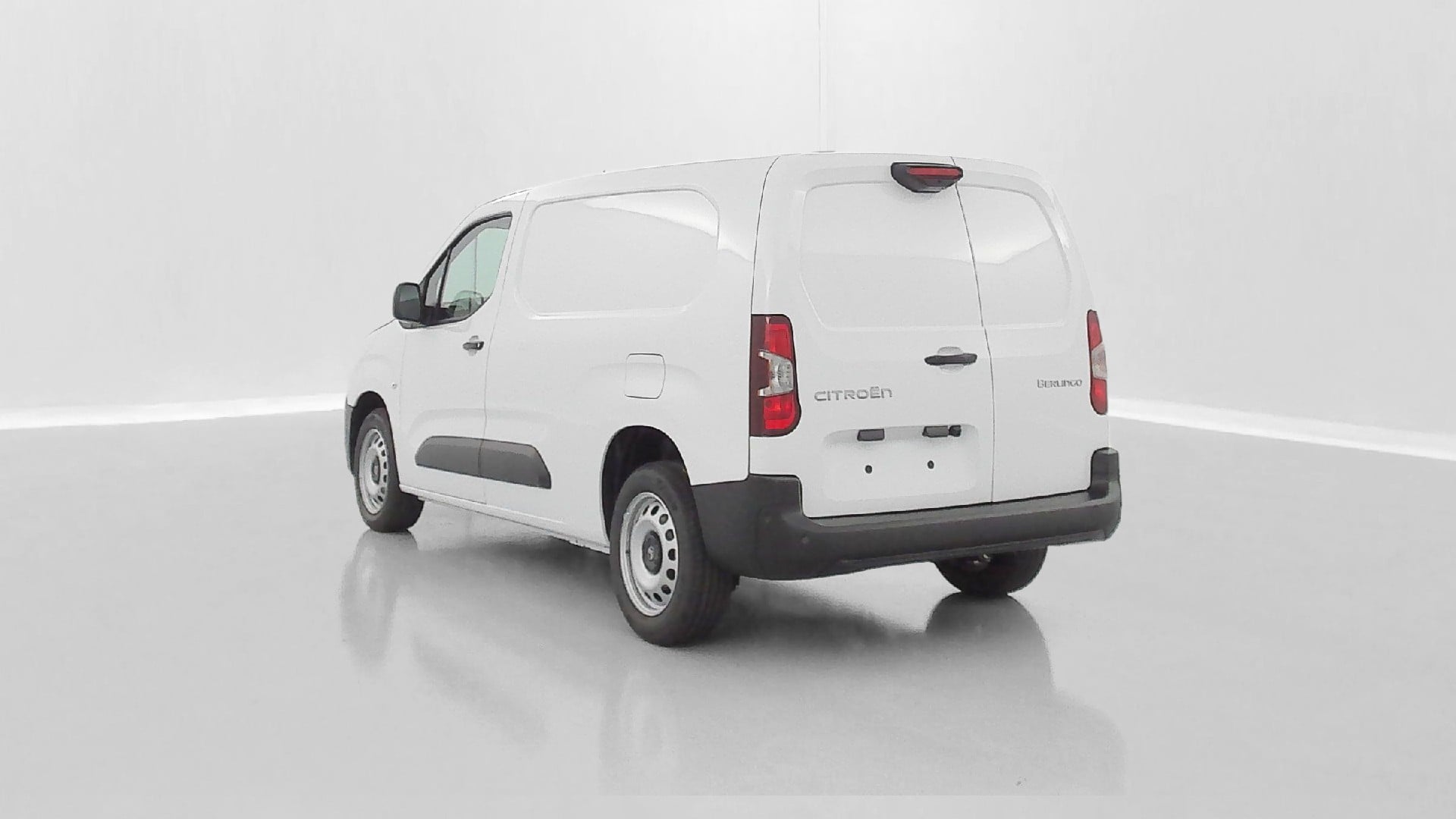 Citroen Berlingo XL 950kg 1.5 BlueHDi 130ch EAT8 photo