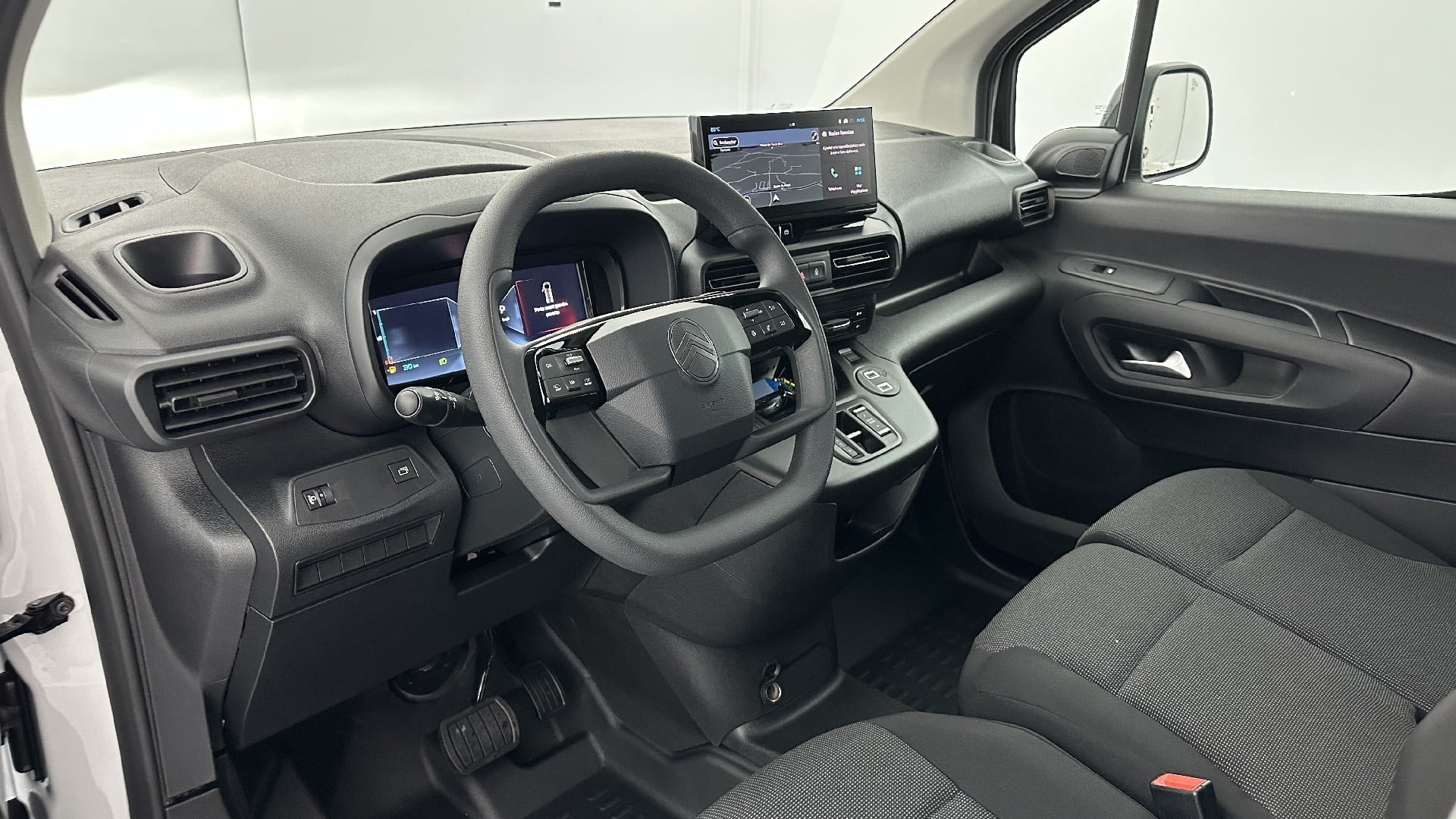 Citroen Berlingo XL 950kg 1.5 BlueHDi 130ch EAT8 photo
