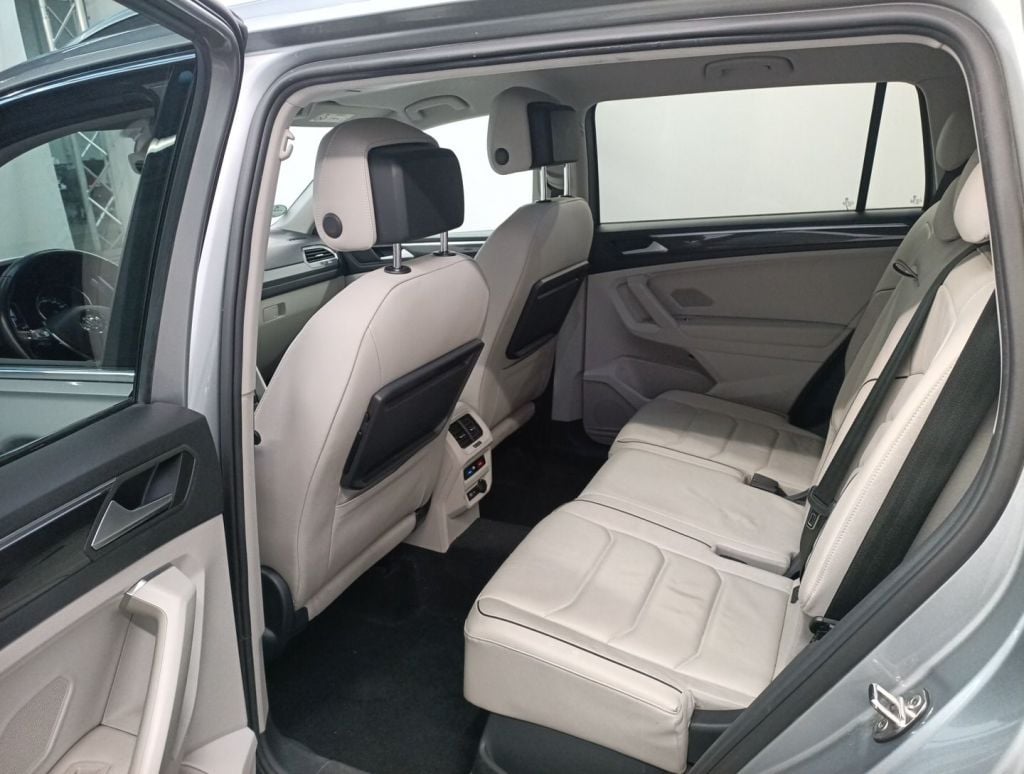 Volkswagen Tiguan Allspace 2.0 TDI SCR DSG7 4WD Comfortline 5d photo