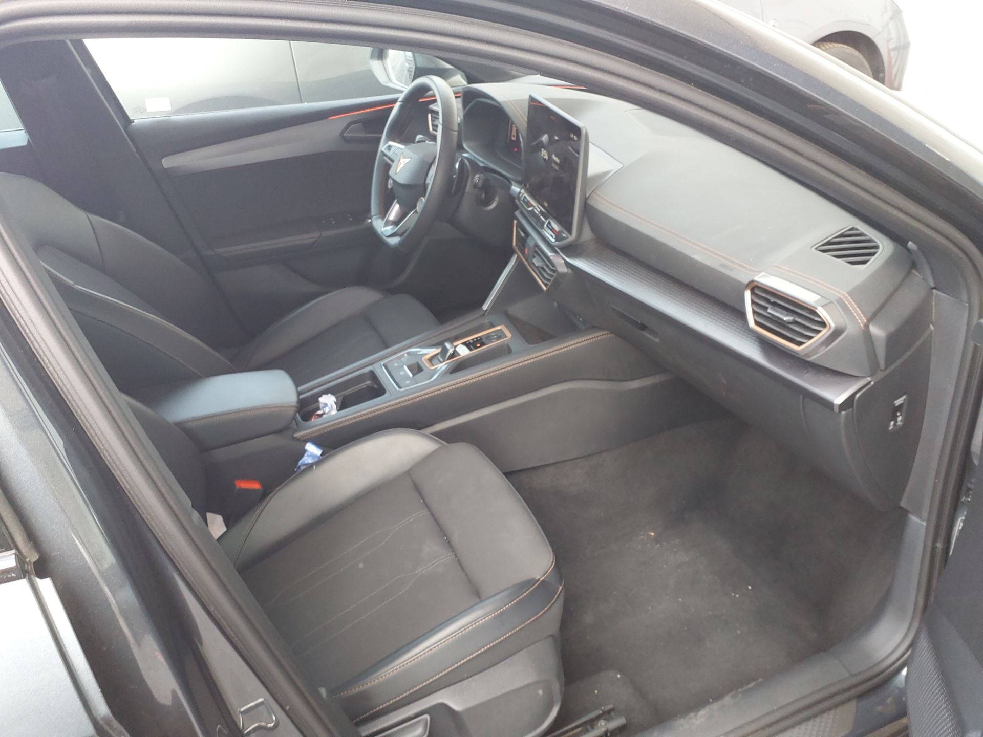 CUPRA Leon 1.5 PHEV DSG 205cv 5P AutomÃ¡tico (Winterpack) photo