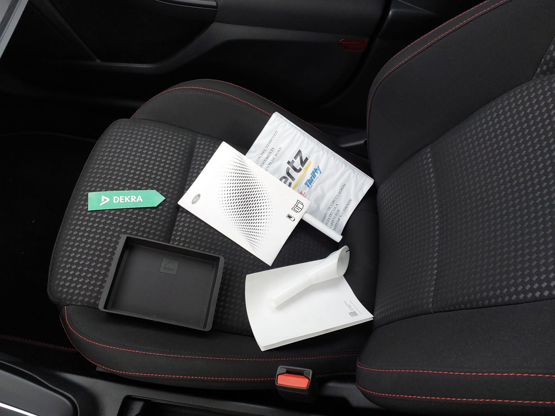FORD Focus Sportbreak 1.0 Ecoboost 114KW 155CV S6.2 ST-LINE X(Pano-Roof + Winterpack) photo