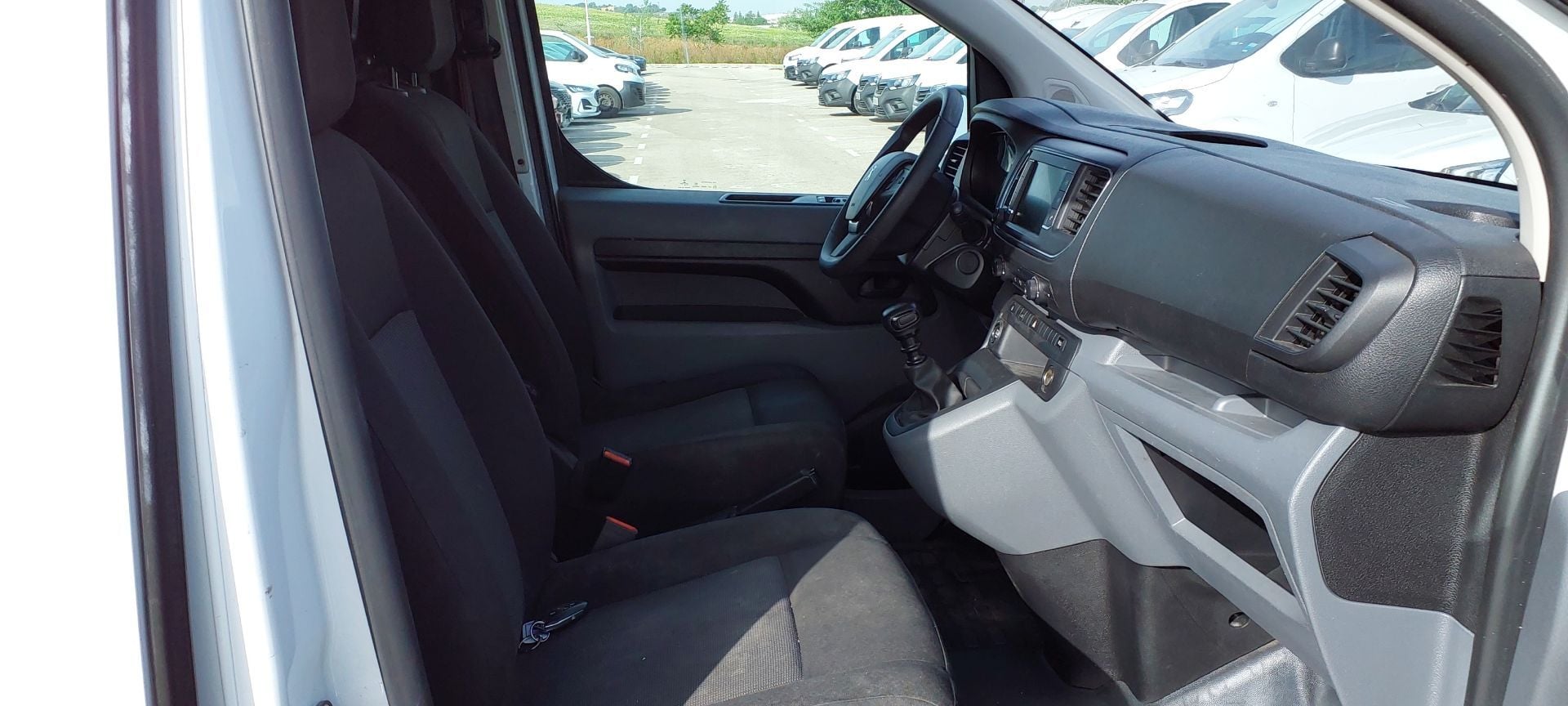 PEUGEOT Expert 1.5 BlueHDi 100cc S&S Manual 6 veloc L3H1 Premium photo