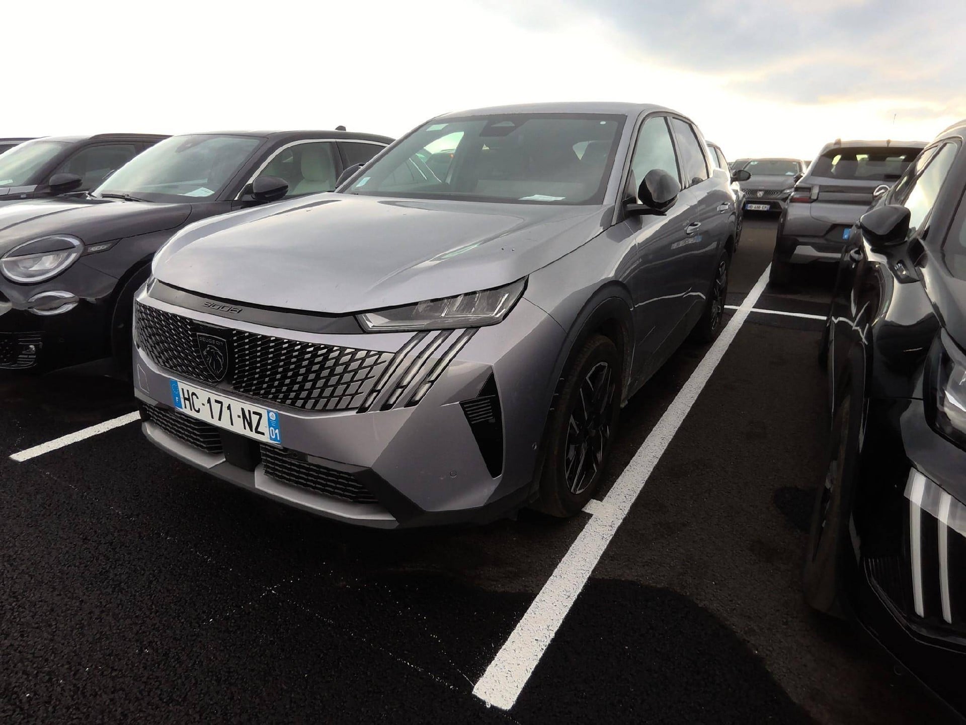 Peugeot 3008 Allure Hybrid 136 e-DCS6 (1.2L)