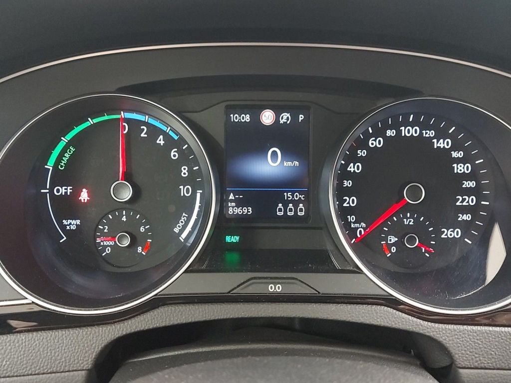 Volkswagen Passat Variant 1.4 TSI DSG6 GTE Business 5d photo
