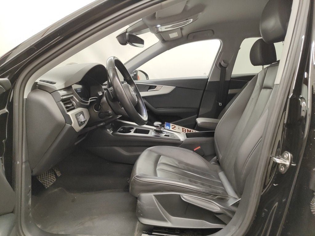 Audi A4 Avant 2.0 30 TDi 100kW S tronic Business Ed 5d photo
