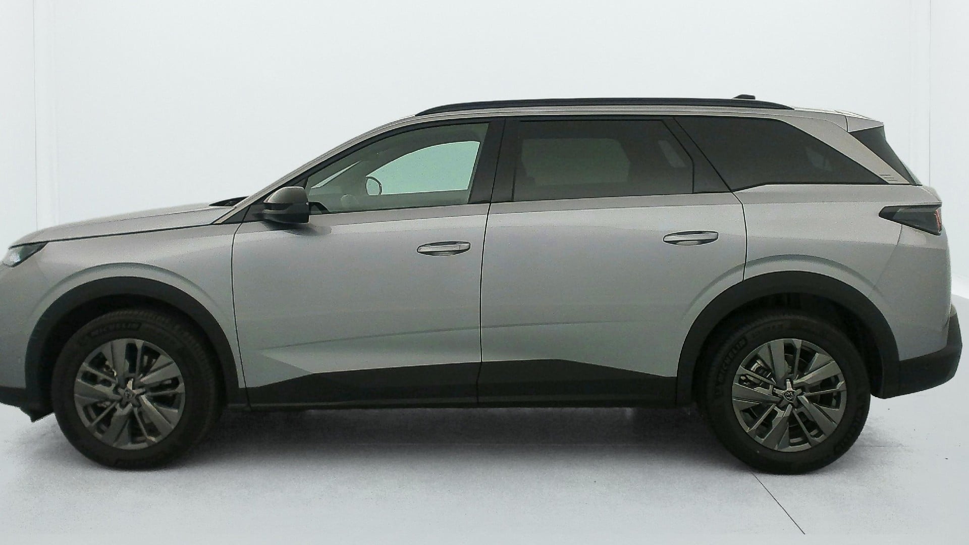 Peugeot 5008 HYBRID 145 CH E-DCS6 ALLURE photo