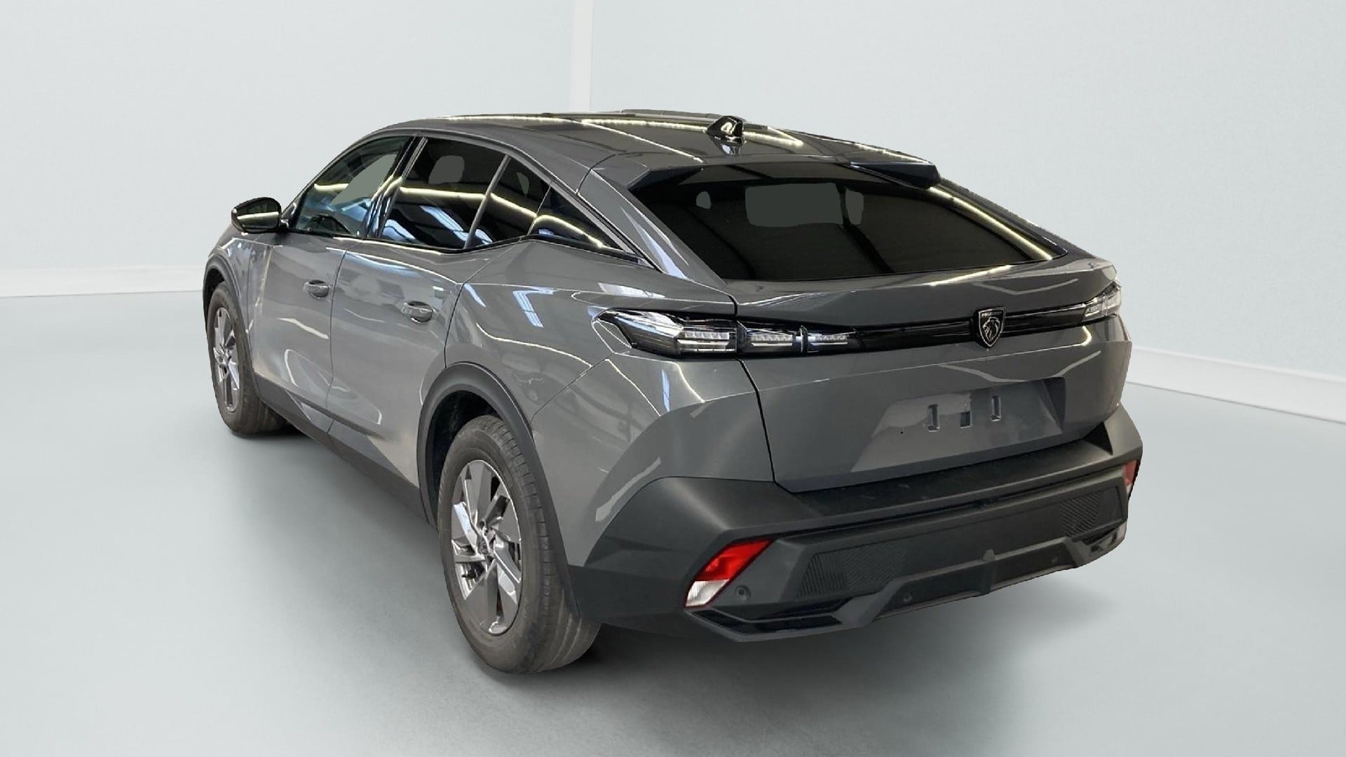 Peugeot 408 Hybrid 145 e-DCS6 Allure photo