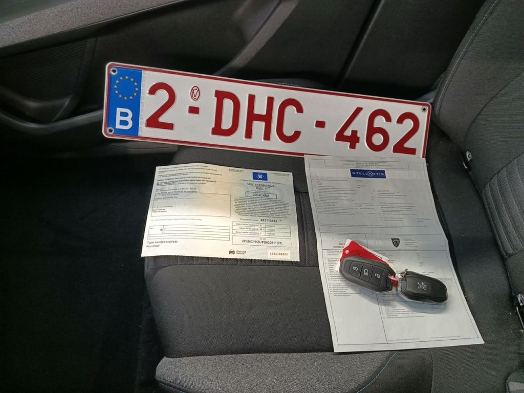 Peugeot 3008 1.5 BlueHDi 96kW S&S EAT8 Active Pack 5d photo