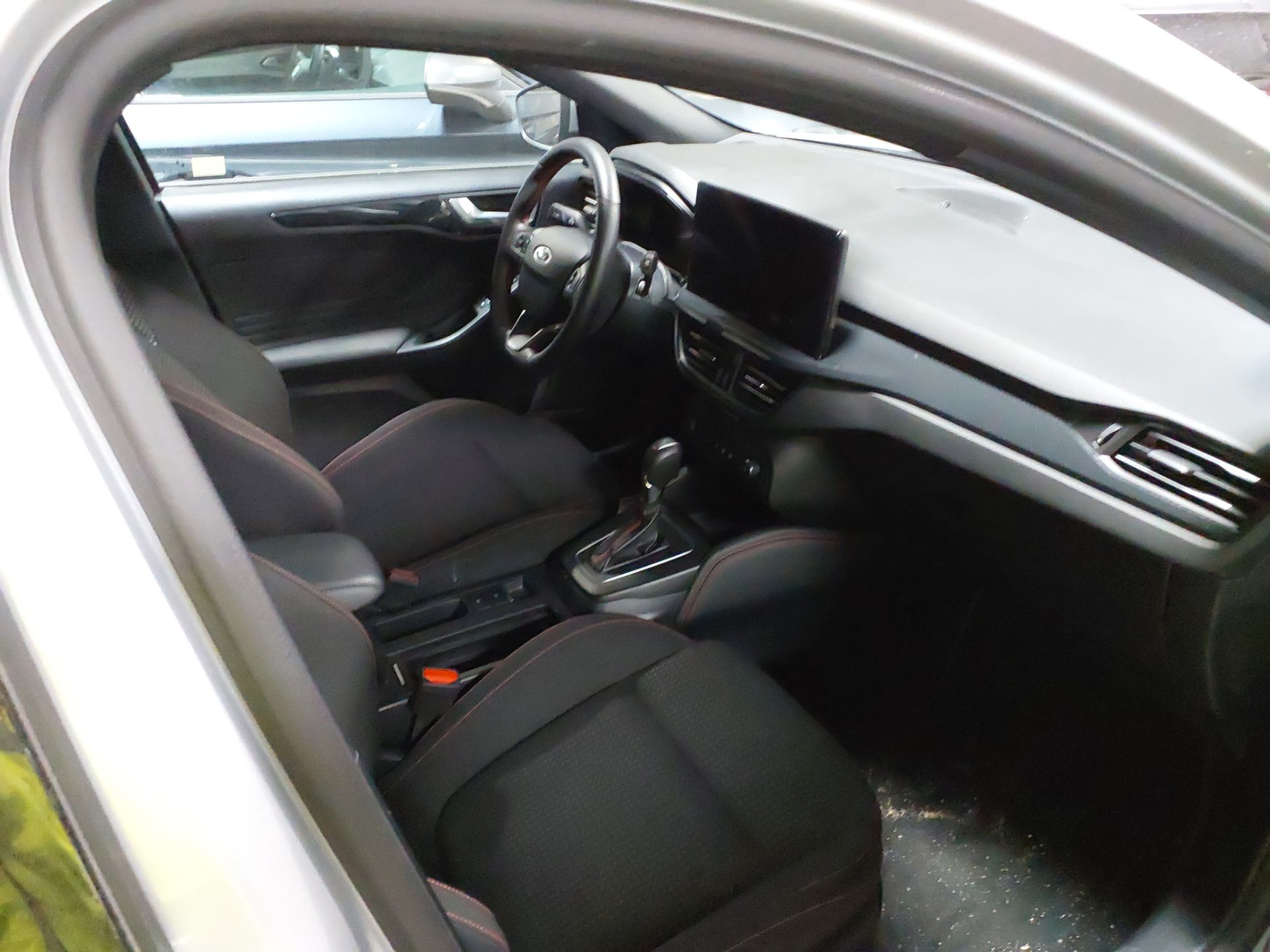FORD Focus Berlina 1.0 Ecoboost 114KW 155CV S6.2 AutomÃ¡tico ST-LINE X(Winterpack) photo