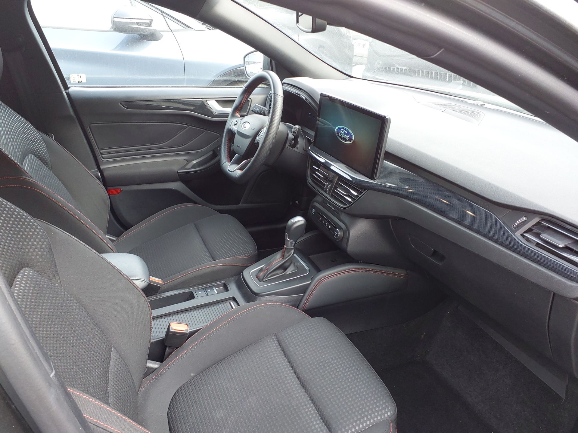 FORD Focus Sportbreak 1.0 Ecoboost 114KW 155CV S6.2 ST-LINE X(Winterpack) photo