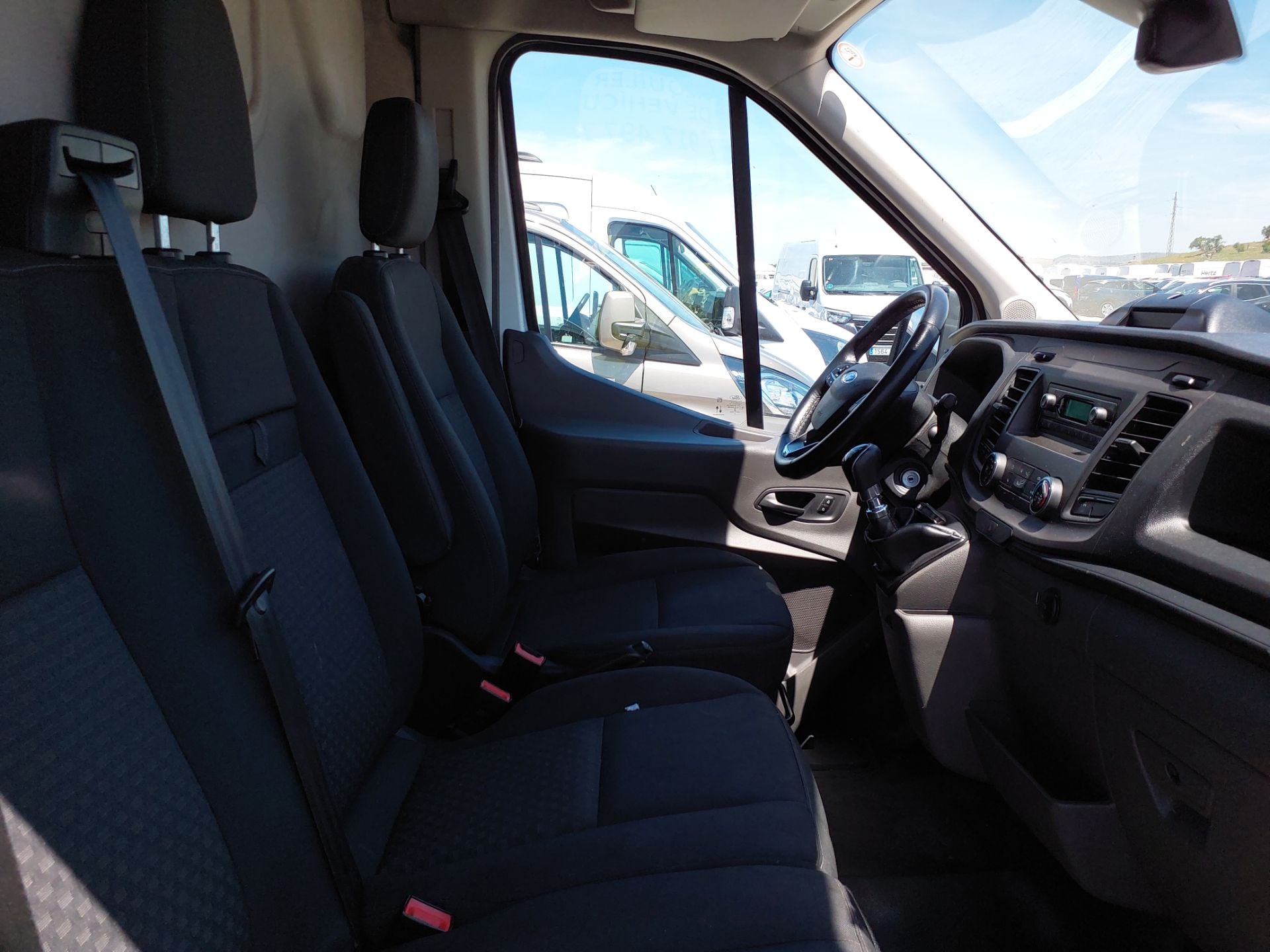 FORD Transit 2.0 EcoBlue 96 kW (130 CV) m 6 Vel. 2Ton tracciÃ³n  Trend photo